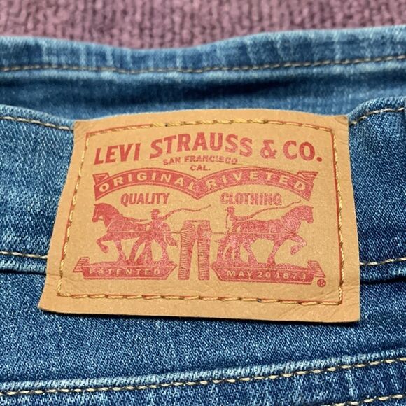 Levi Denim Shorts Sz 29 - Picture 9 of 10